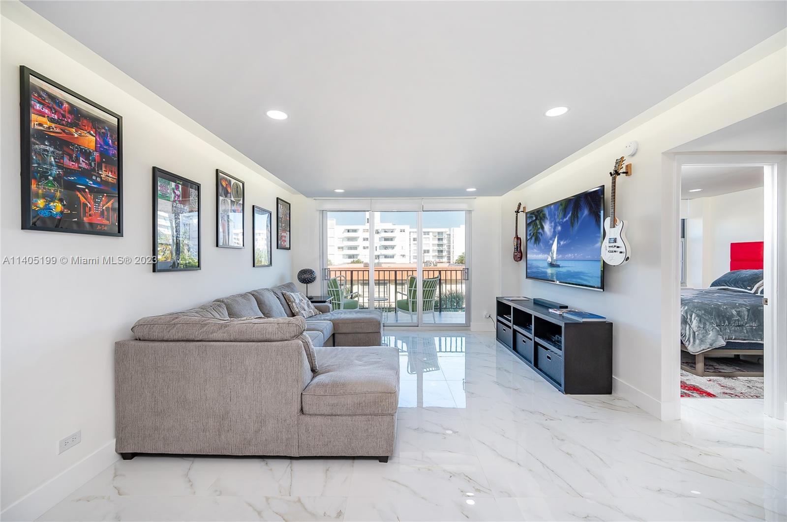 1001 91st St Unit: 304