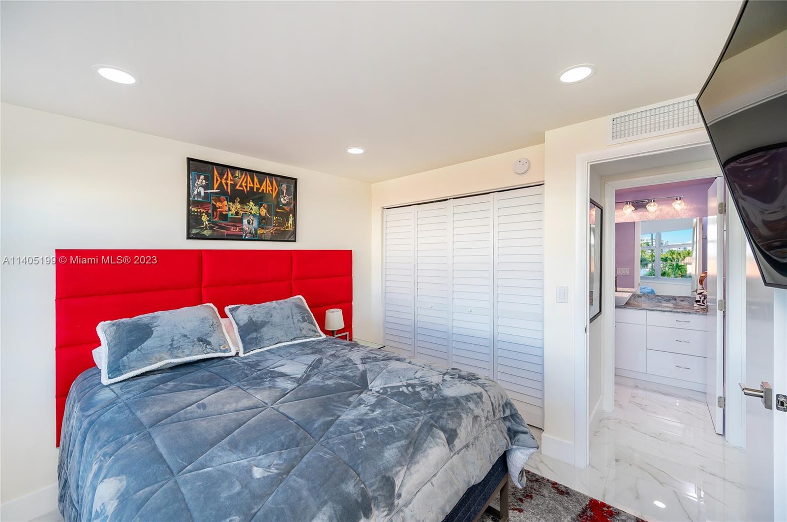 1001 91st St Unit: 304