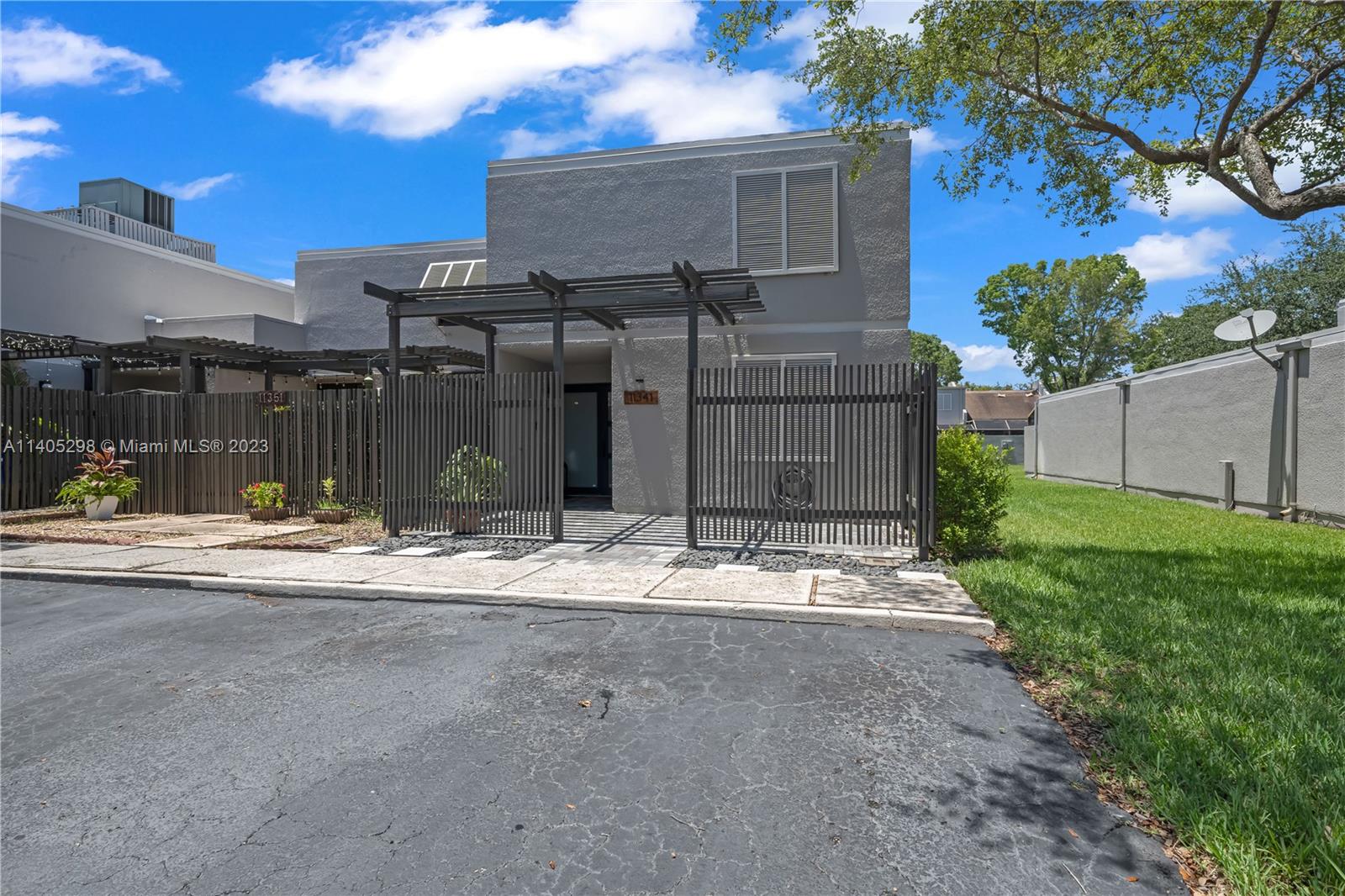 11341 NW 16th St Unit: 11341