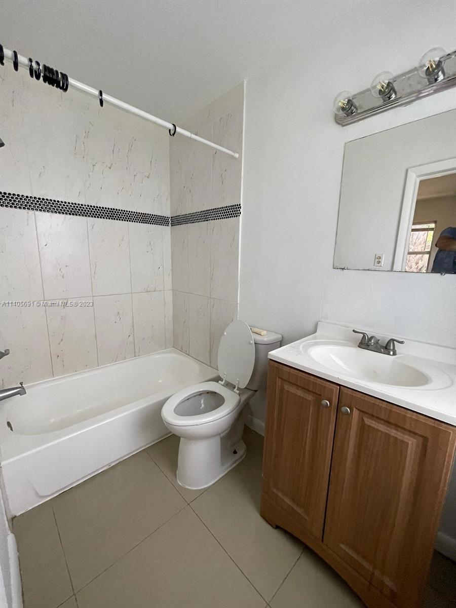 2000 Madison St Unit: 1-4