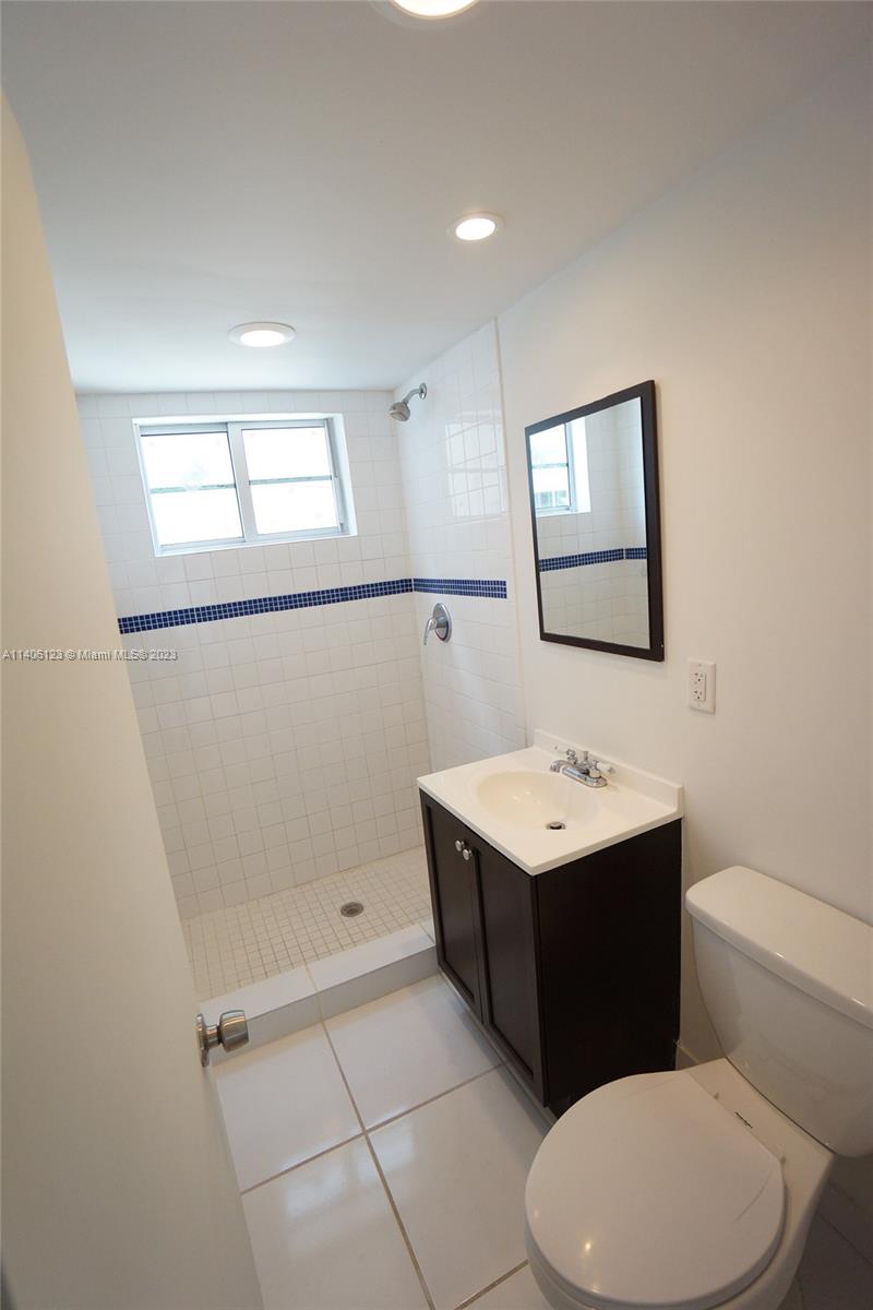 7950 Tatum Waterway Dr Unit: 20