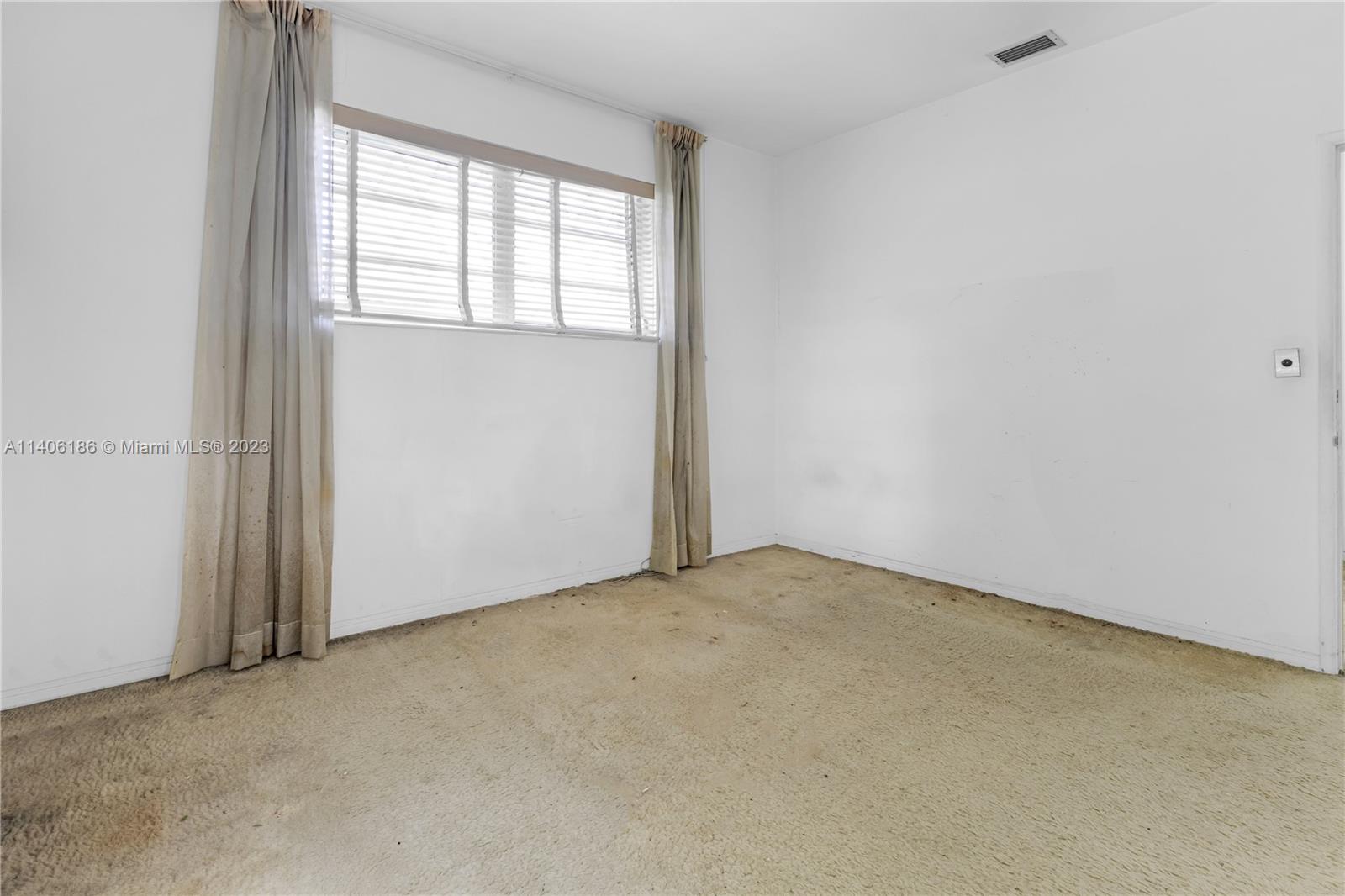 5350 Orduna Dr
