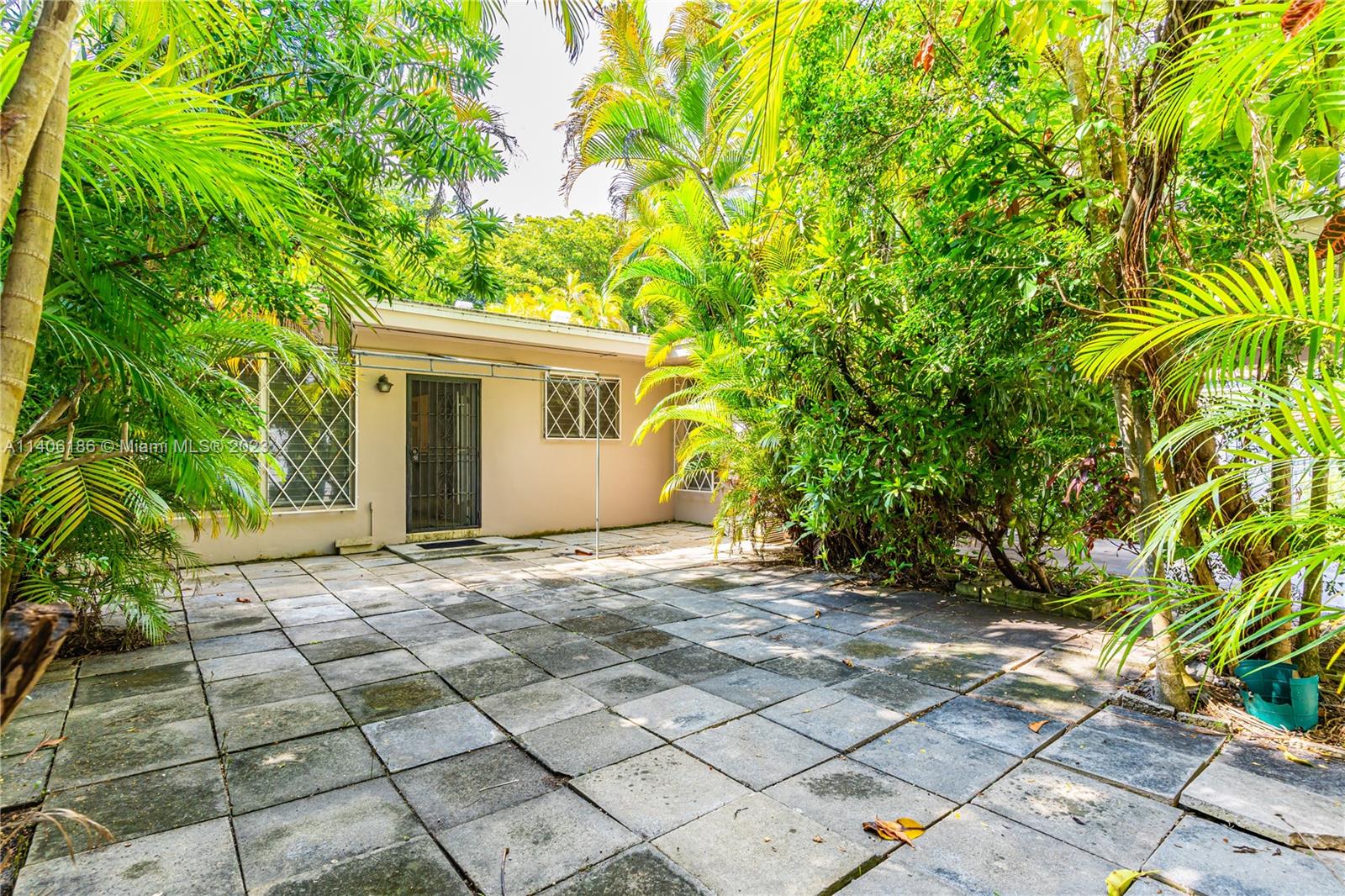 5350 Orduna Dr