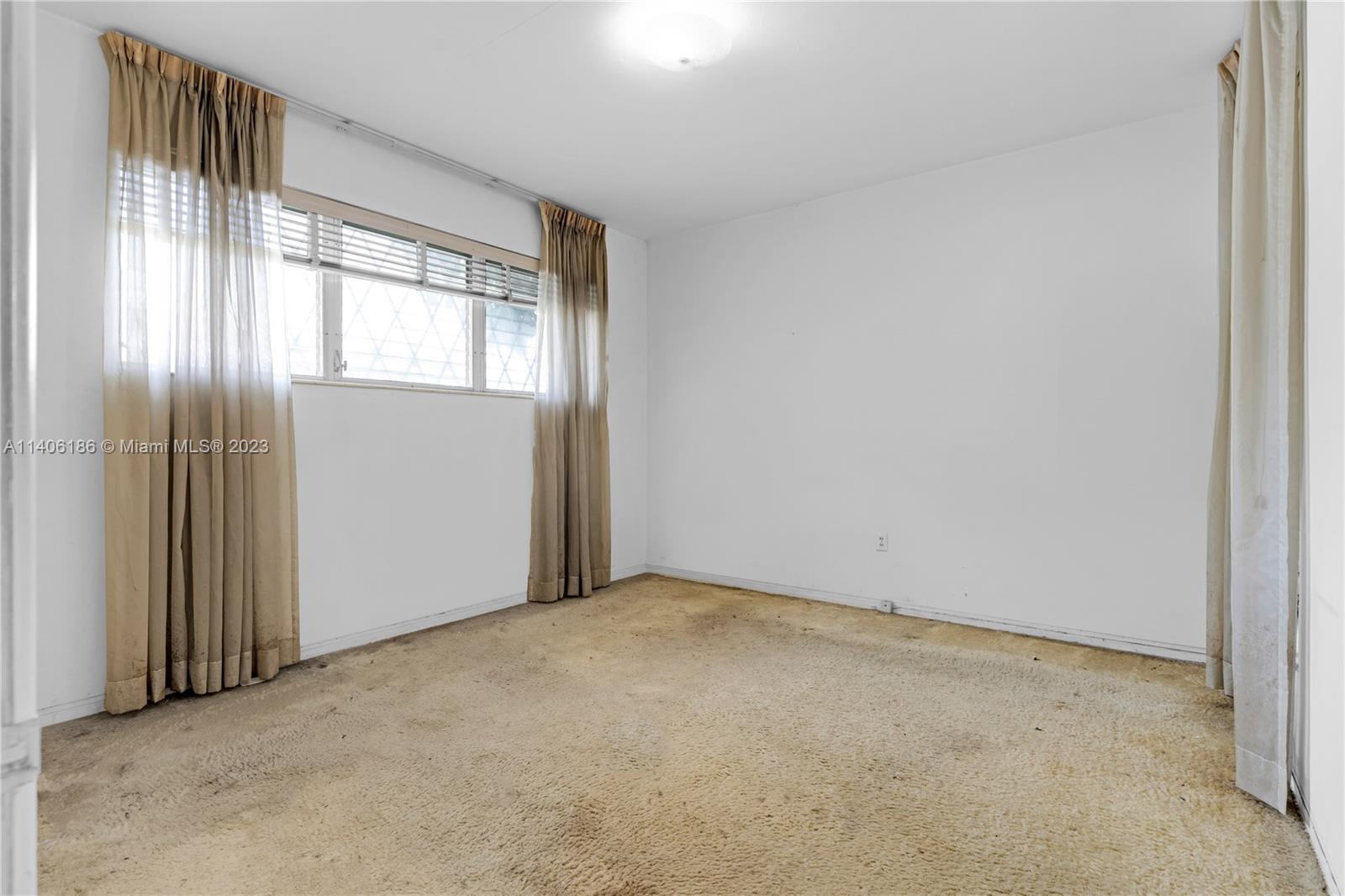 5350 Orduna Dr