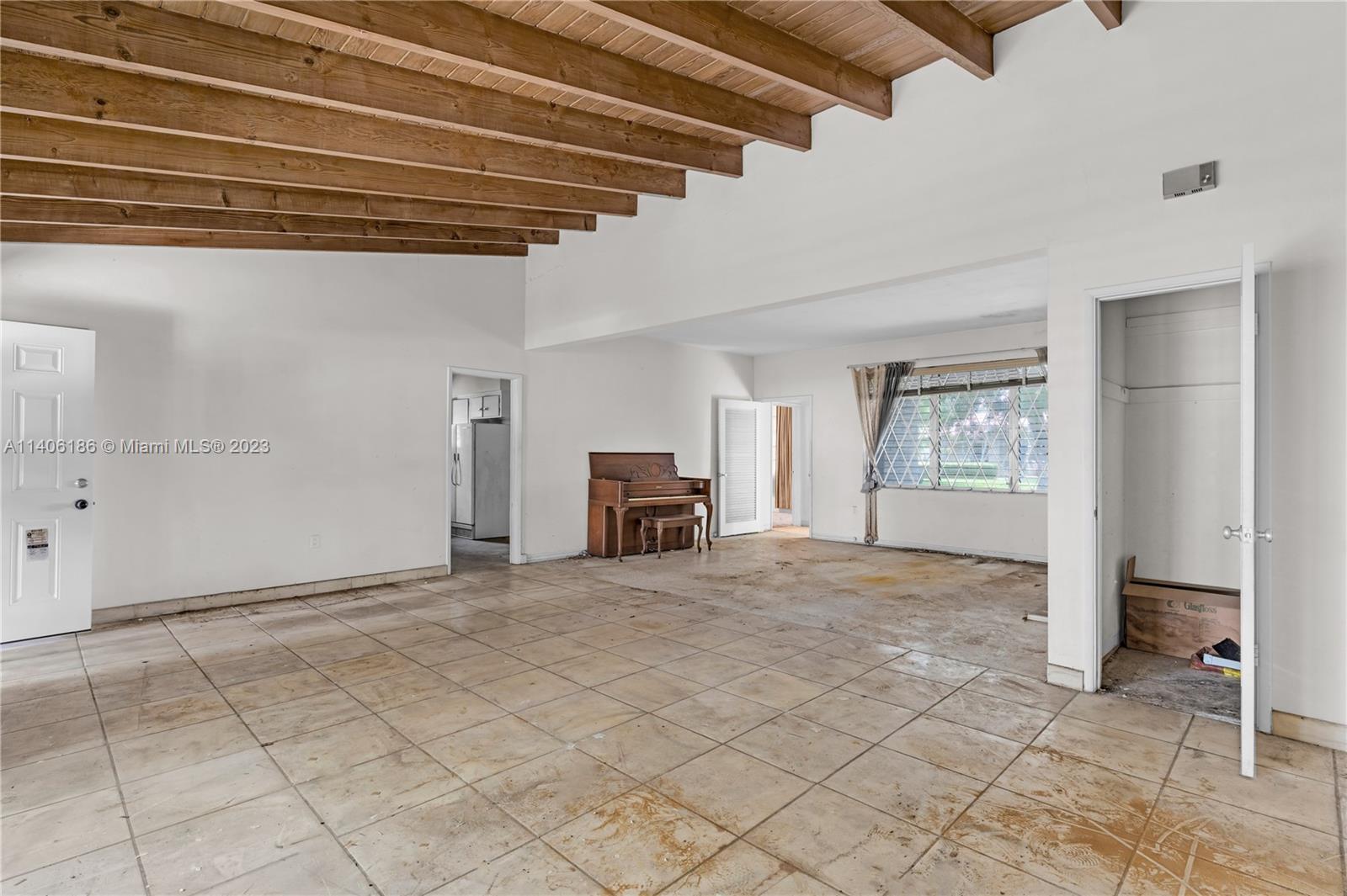 5350 Orduna Dr