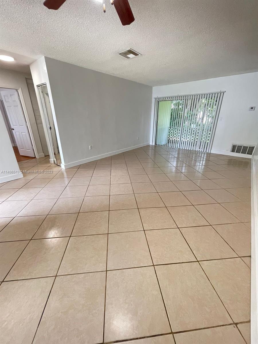6869 NW 30th St Unit: 7