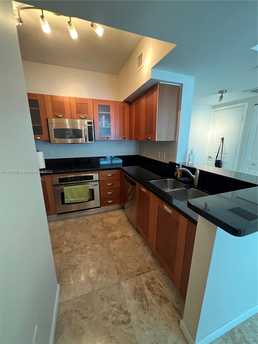 186 SE 12th Ter # 1506