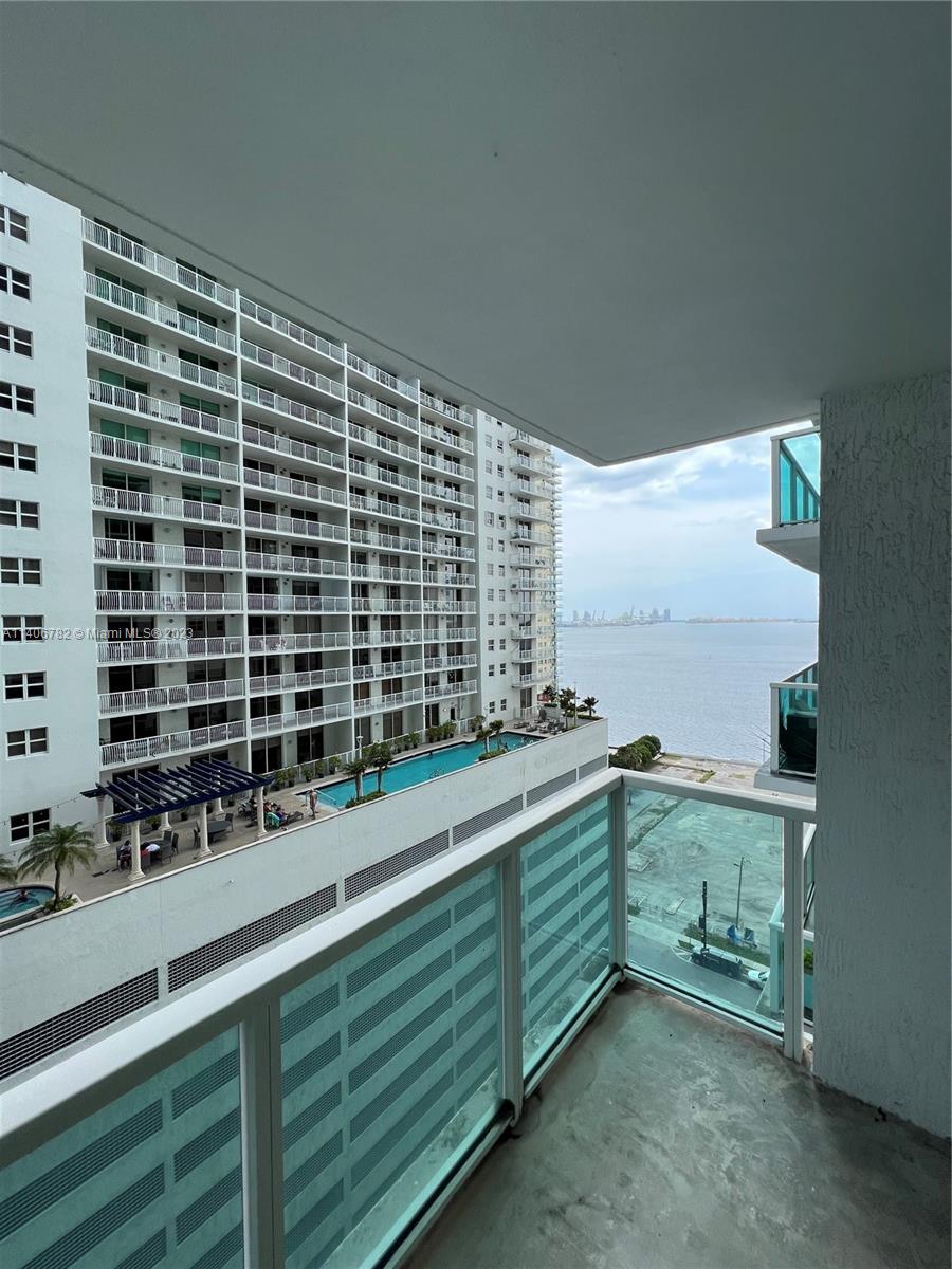 186 SE 12th Ter # 1506