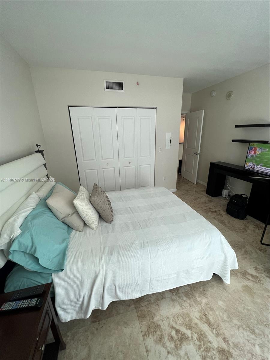 186 SE 12th Ter # 1506