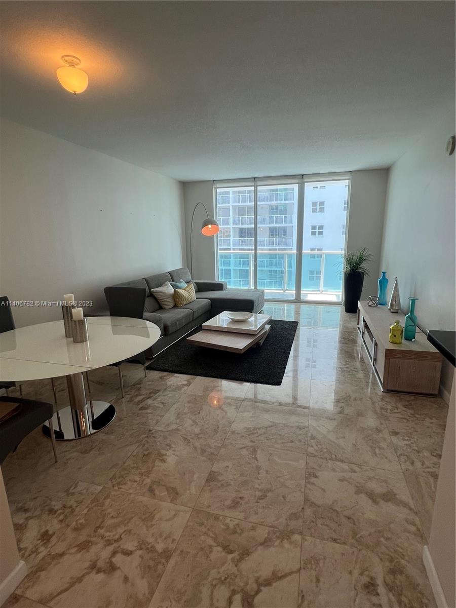 186 SE 12th Ter # 1506
