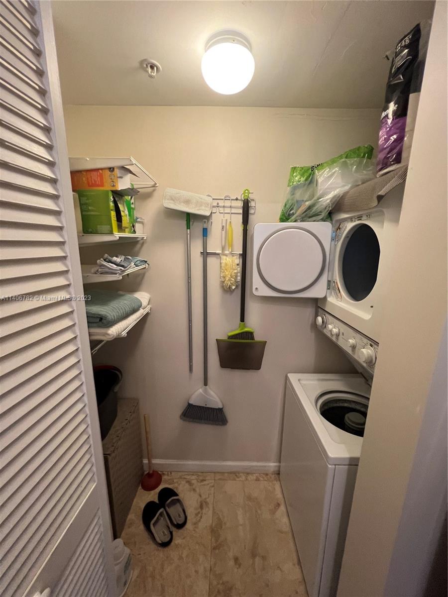 186 SE 12th Ter # 1506