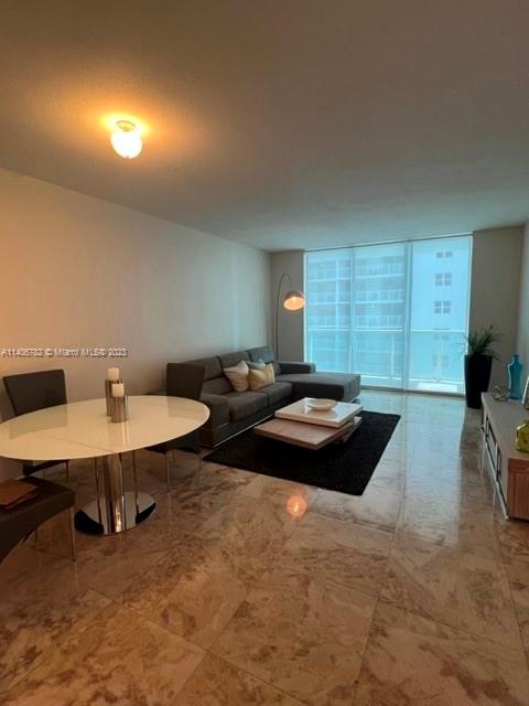186 SE 12th Ter # 1506