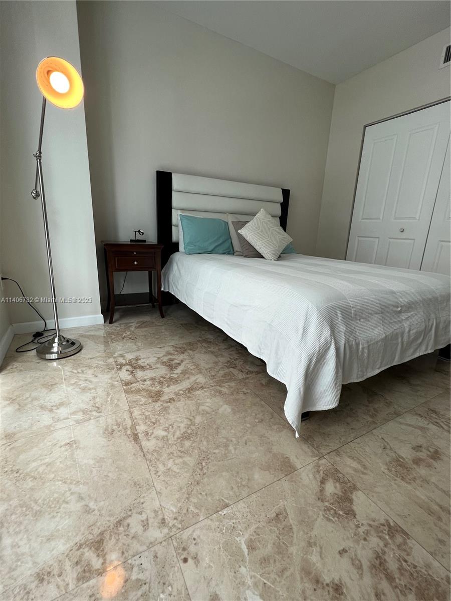 186 SE 12th Ter # 1506