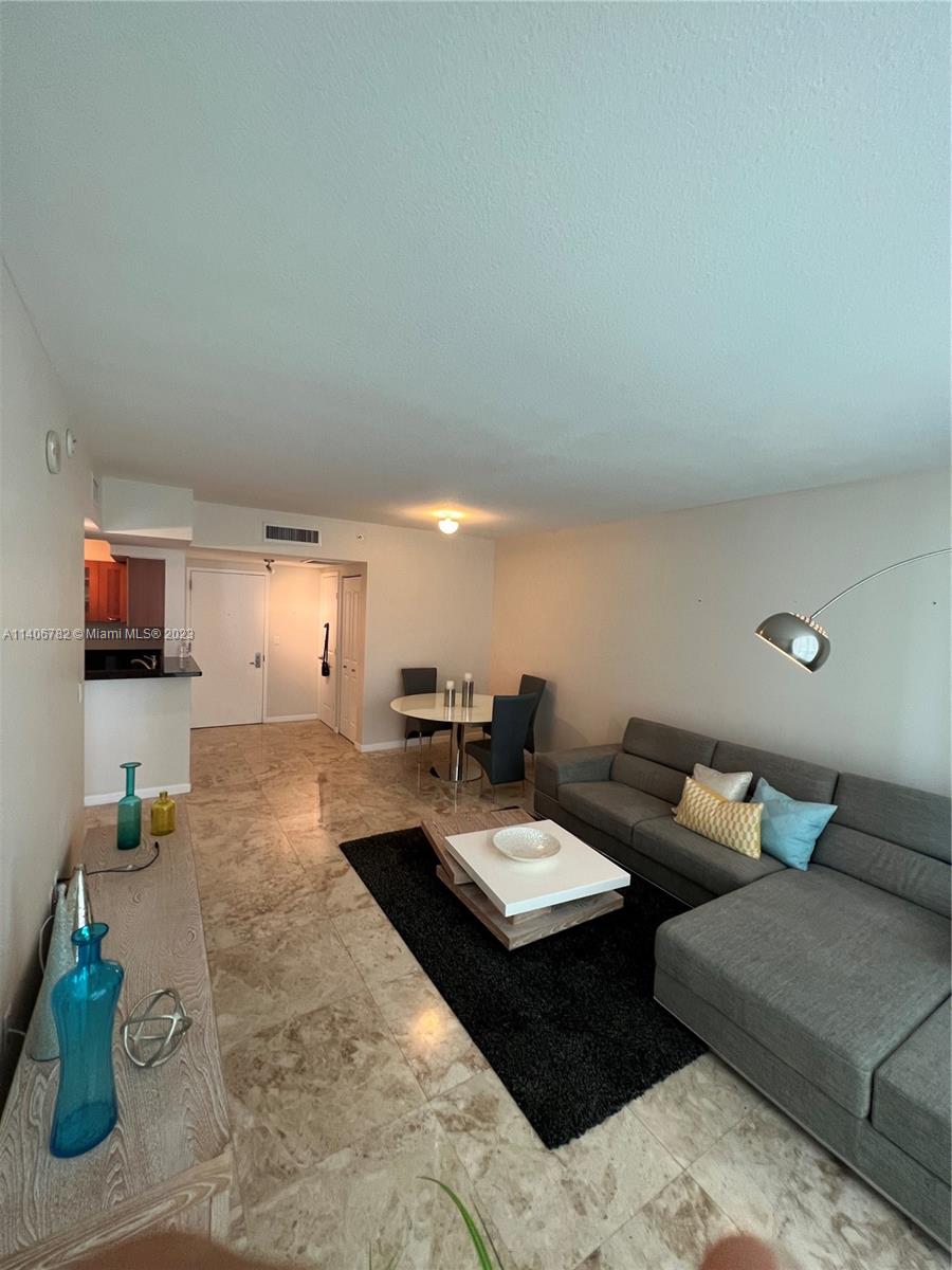 186 SE 12th Ter # 1506