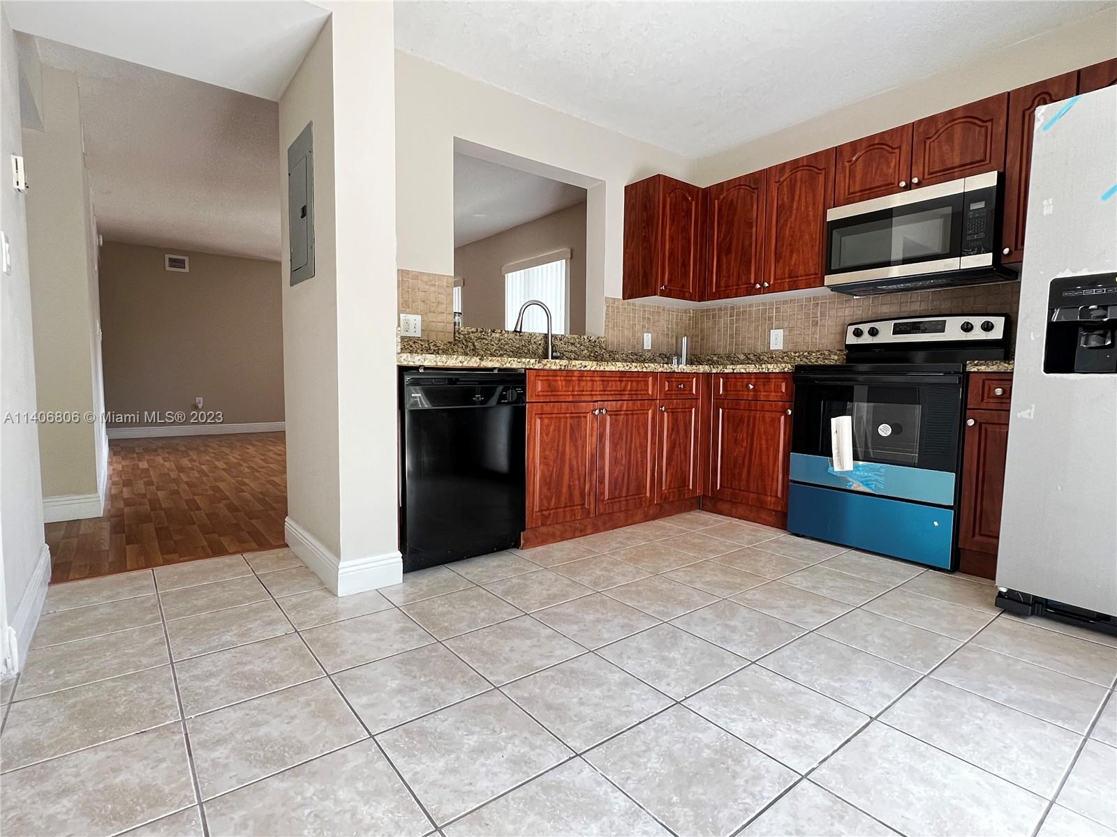 4785 SW 62nd Ave Unit: 101