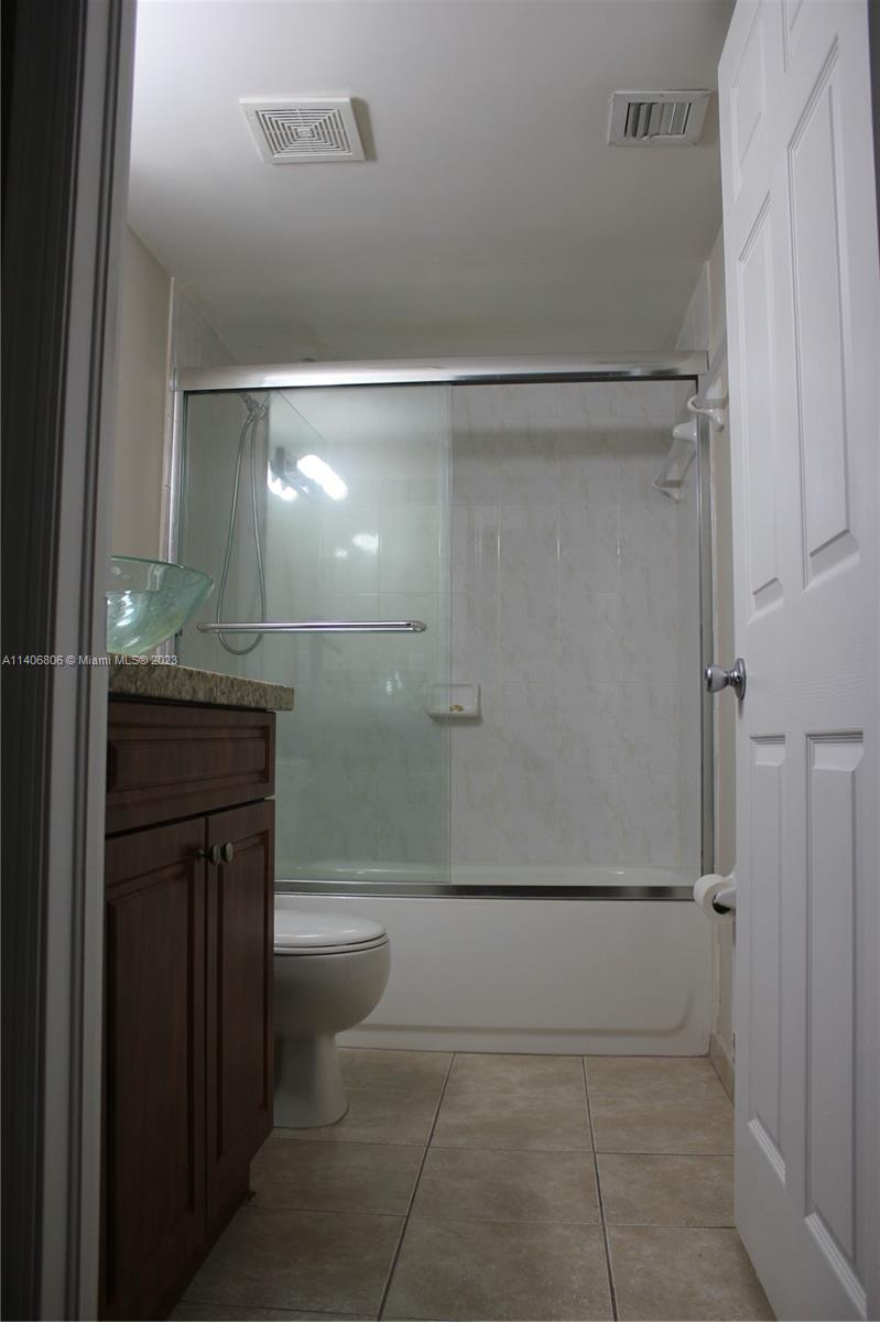 4785 SW 62nd Ave Unit: 101