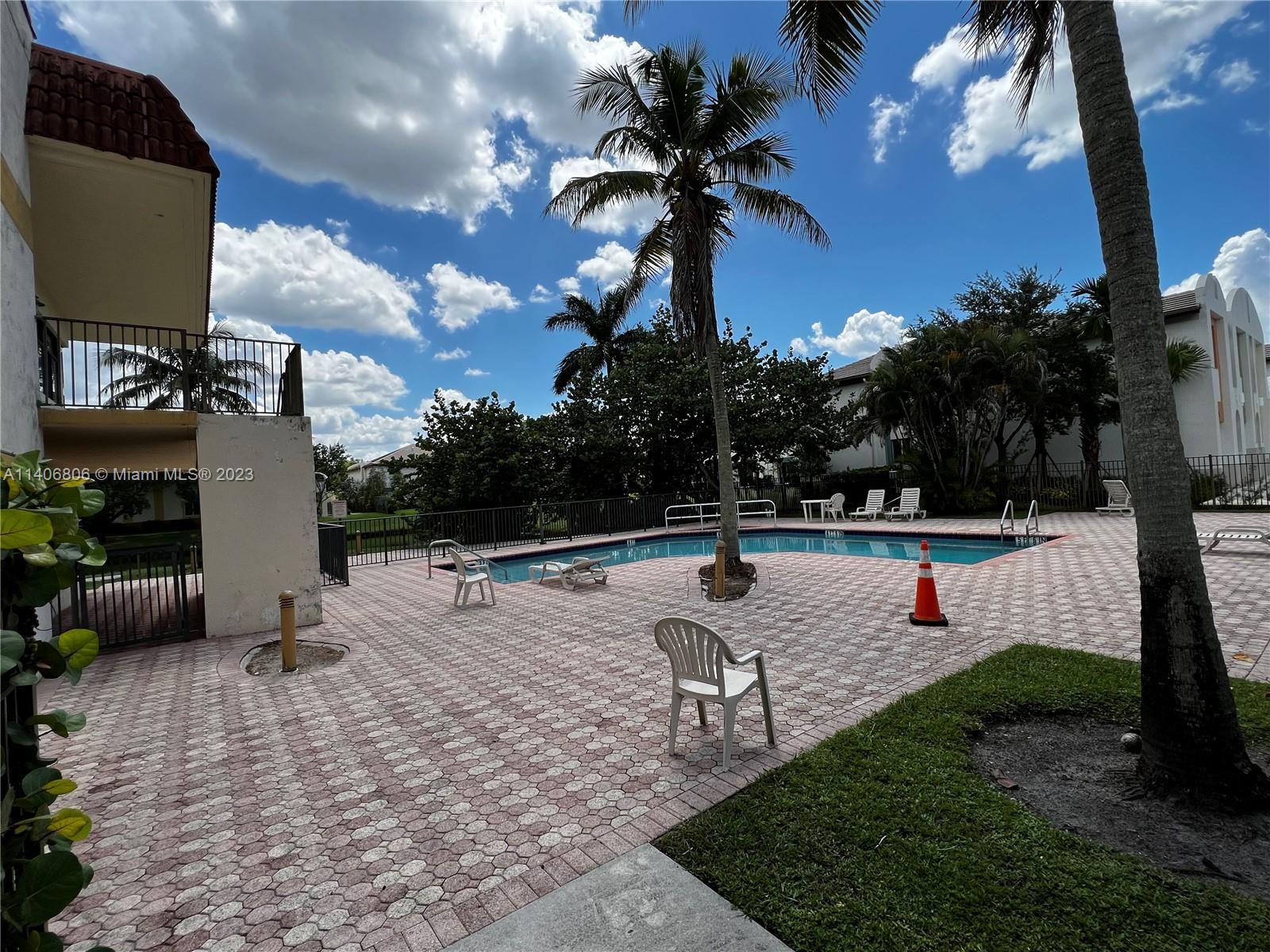4785 SW 62nd Ave Unit: 101