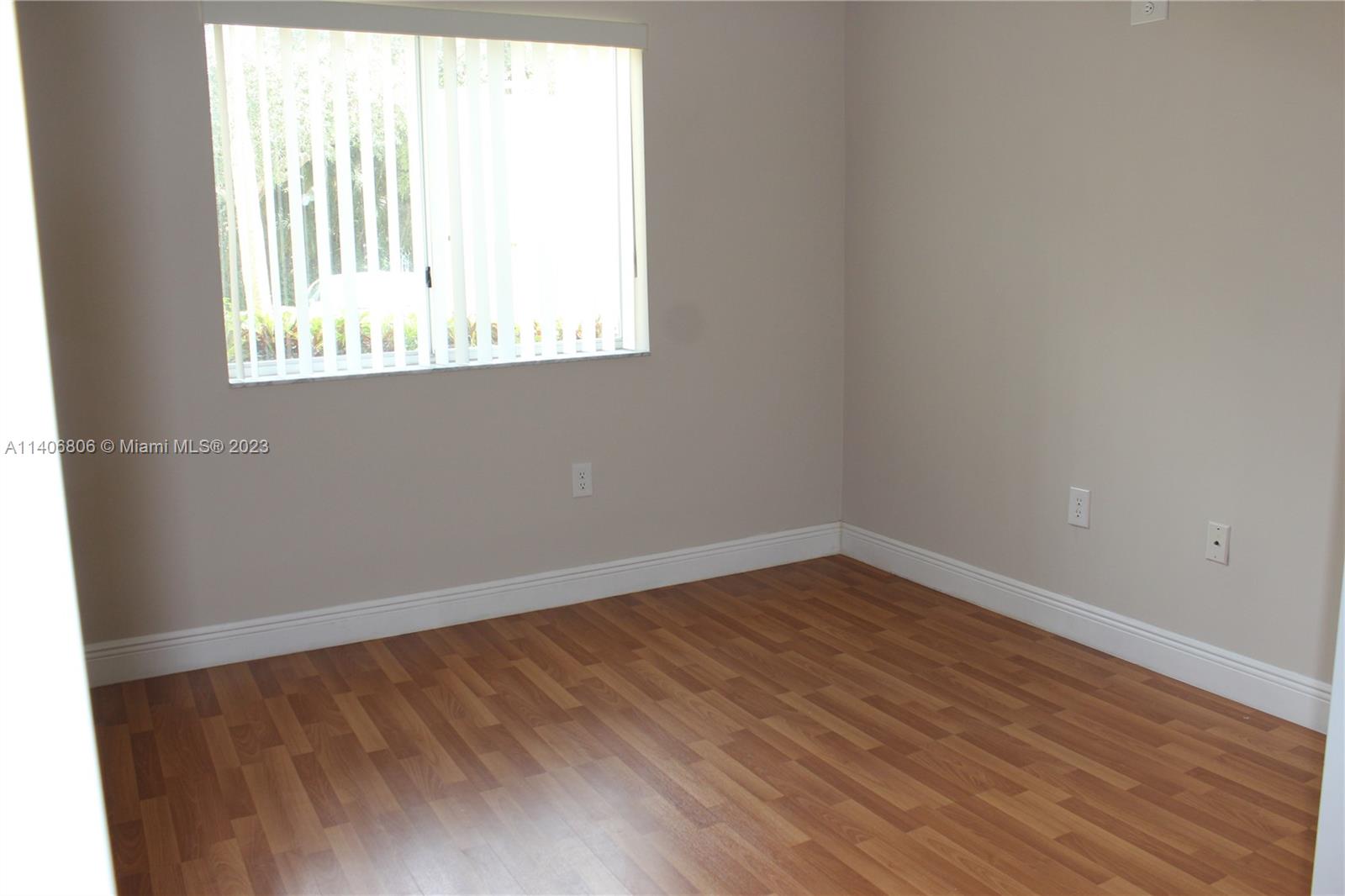 4785 SW 62nd Ave Unit: 101