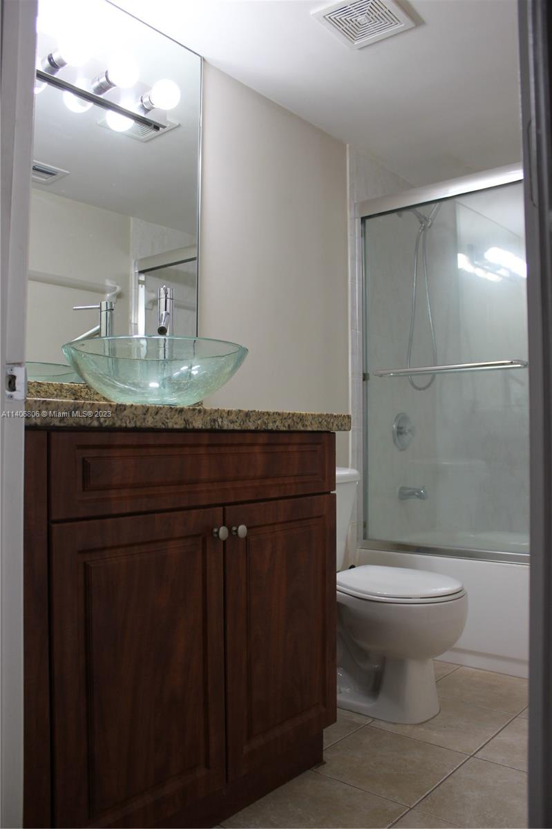 4785 SW 62nd Ave Unit: 101