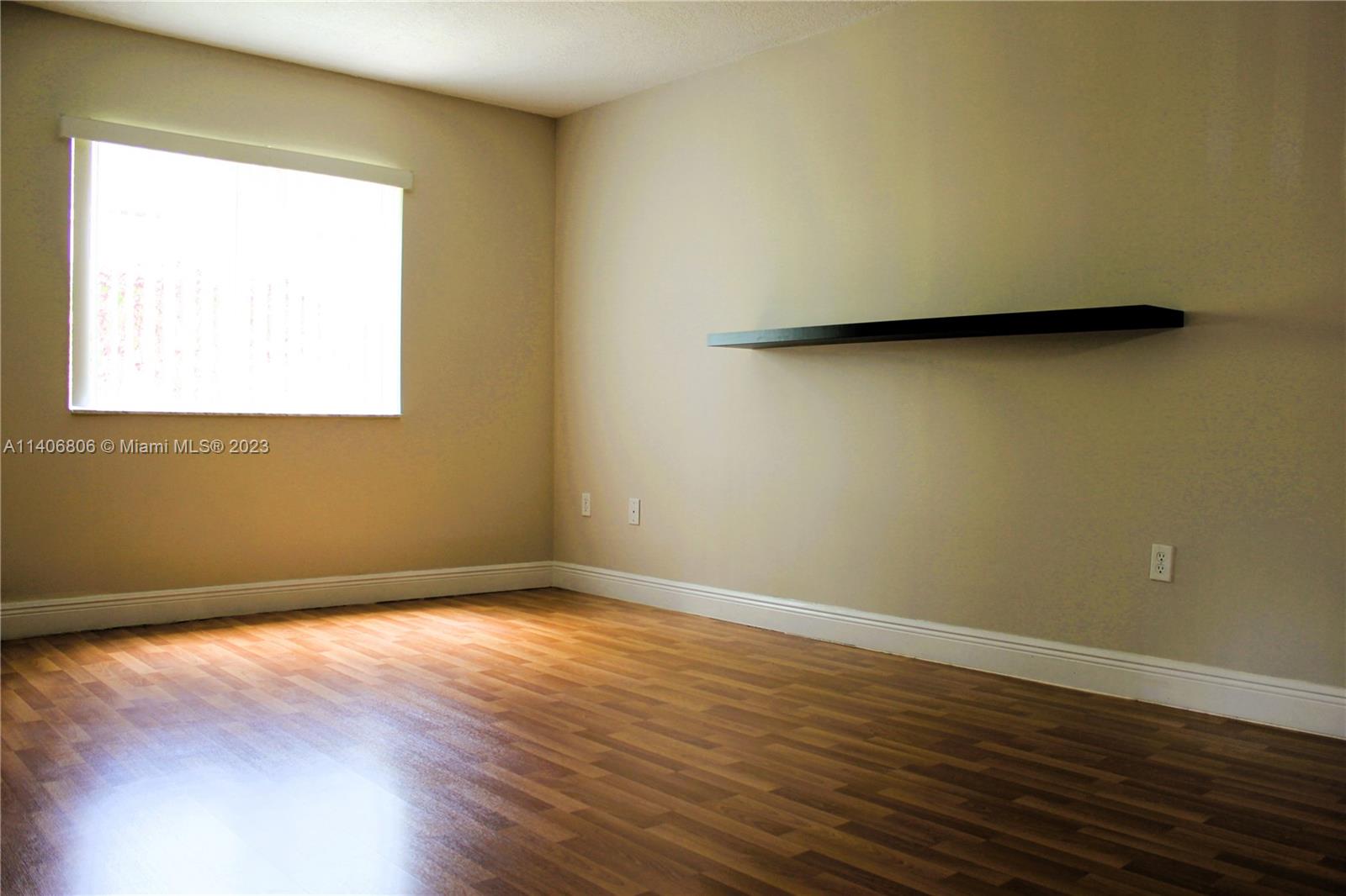 4785 SW 62nd Ave Unit: 101