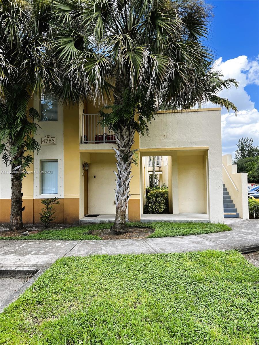 4785 SW 62nd Ave Unit: 101