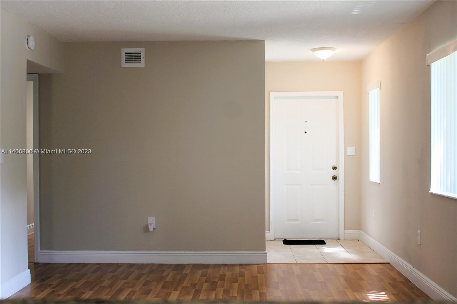 4785 SW 62nd Ave Unit: 101