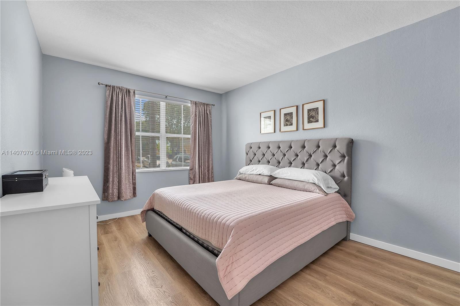 8886 W Flagler St Unit: 102