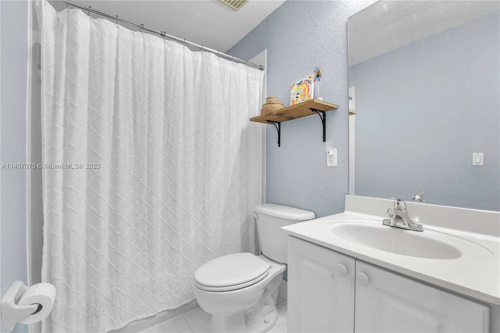 8886 W Flagler St Unit: 102