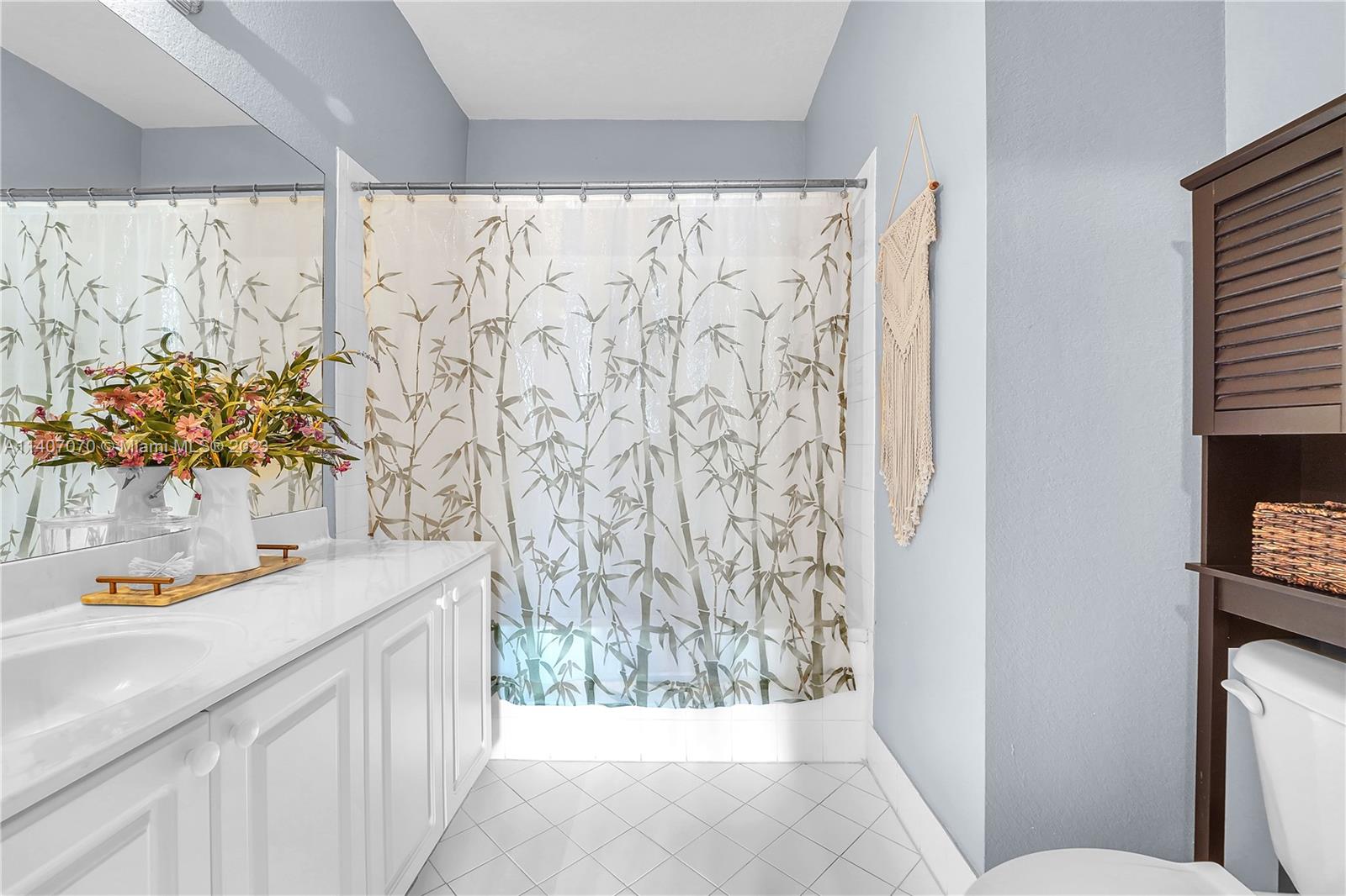 8886 W Flagler St Unit: 102