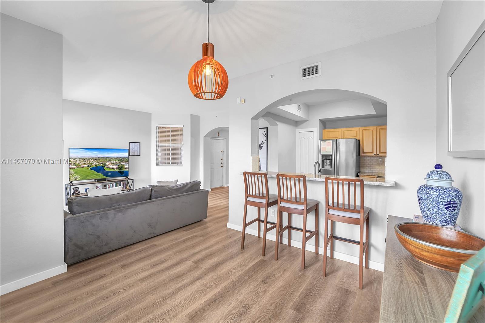 8886 W Flagler St Unit: 102