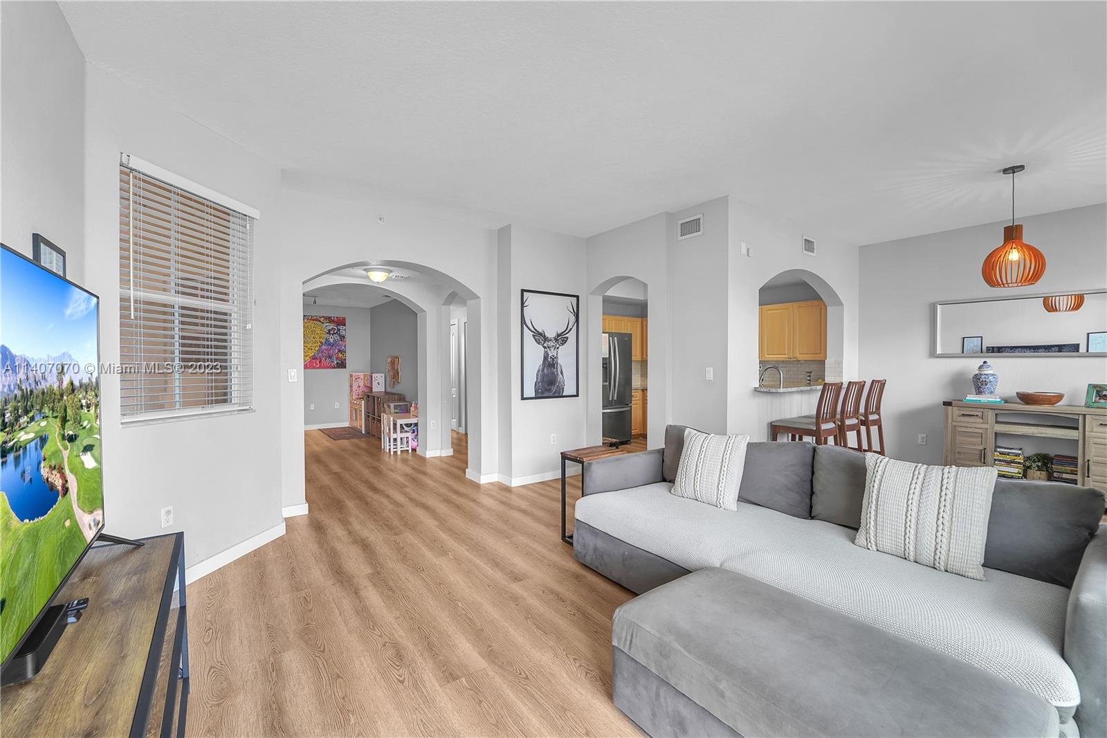8886 W Flagler St Unit: 102