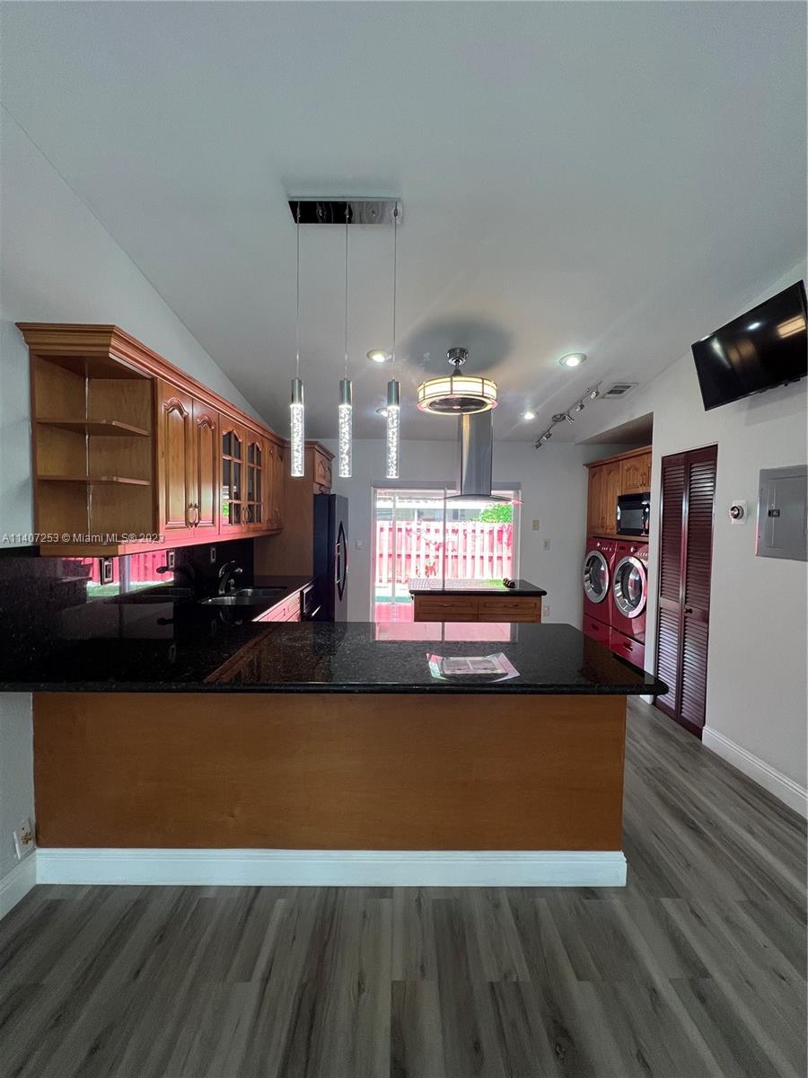 8285 NW 186th St Unit: 604