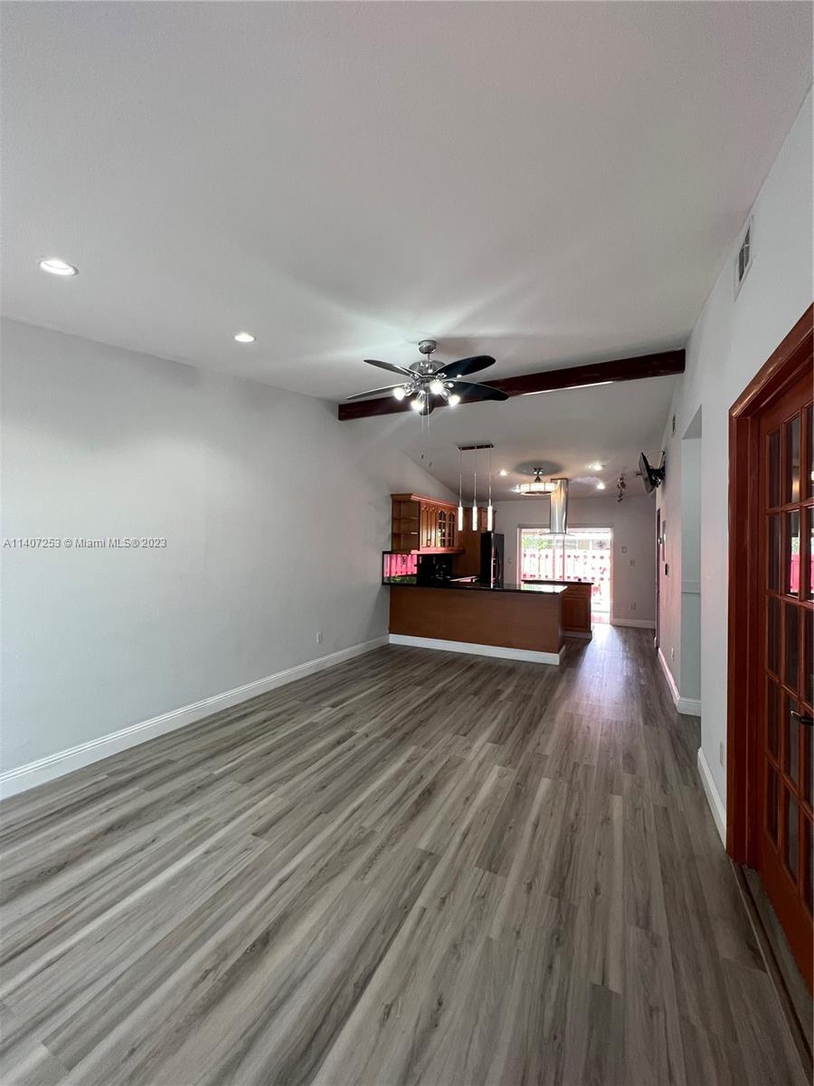 8285 NW 186th St Unit: 604