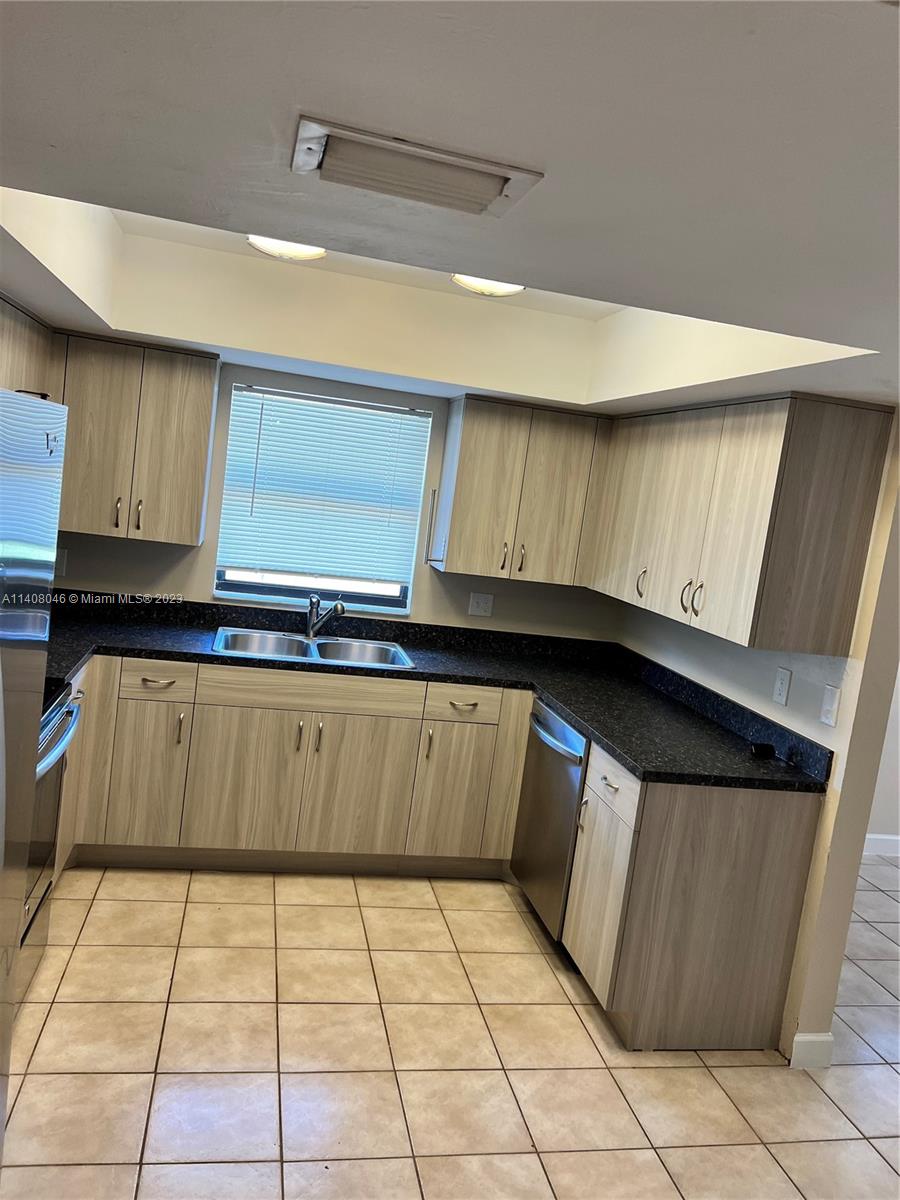 3612 SW 7th PLACE
