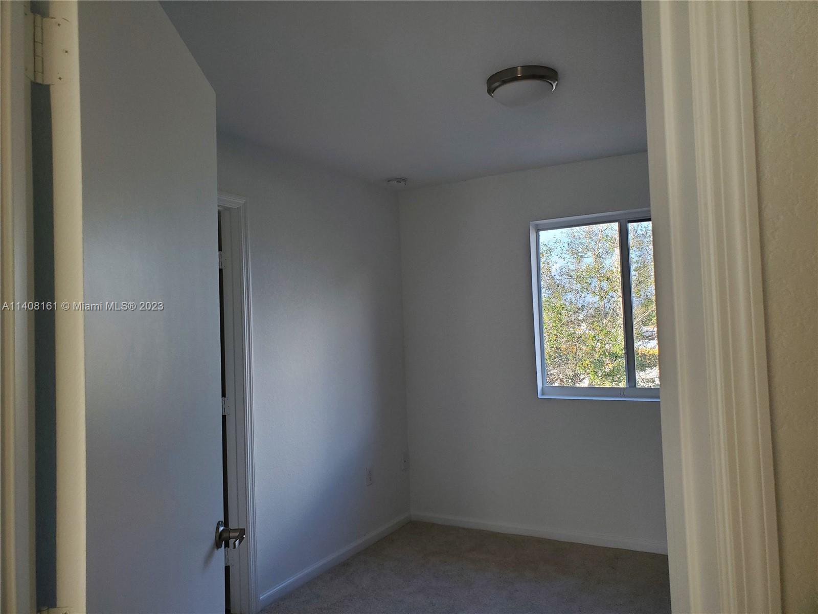 190 SW 3rd Ct