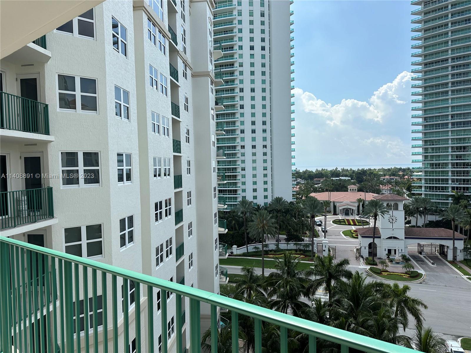 20000 E Country Club Dr # 905