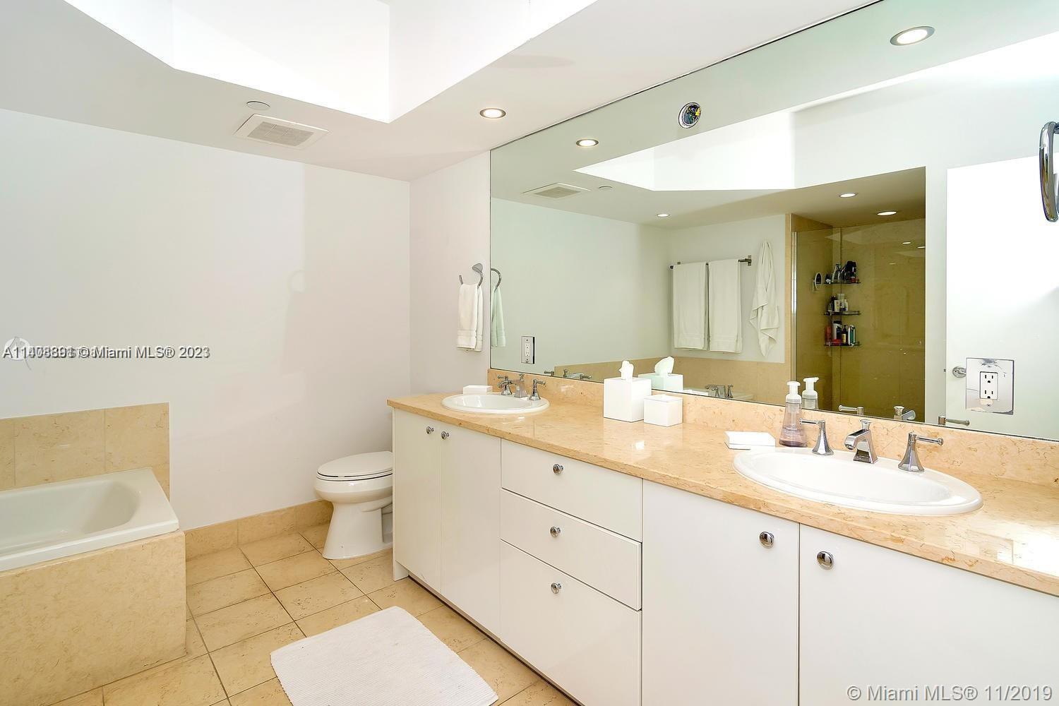 20000 E Country Club Dr # 905