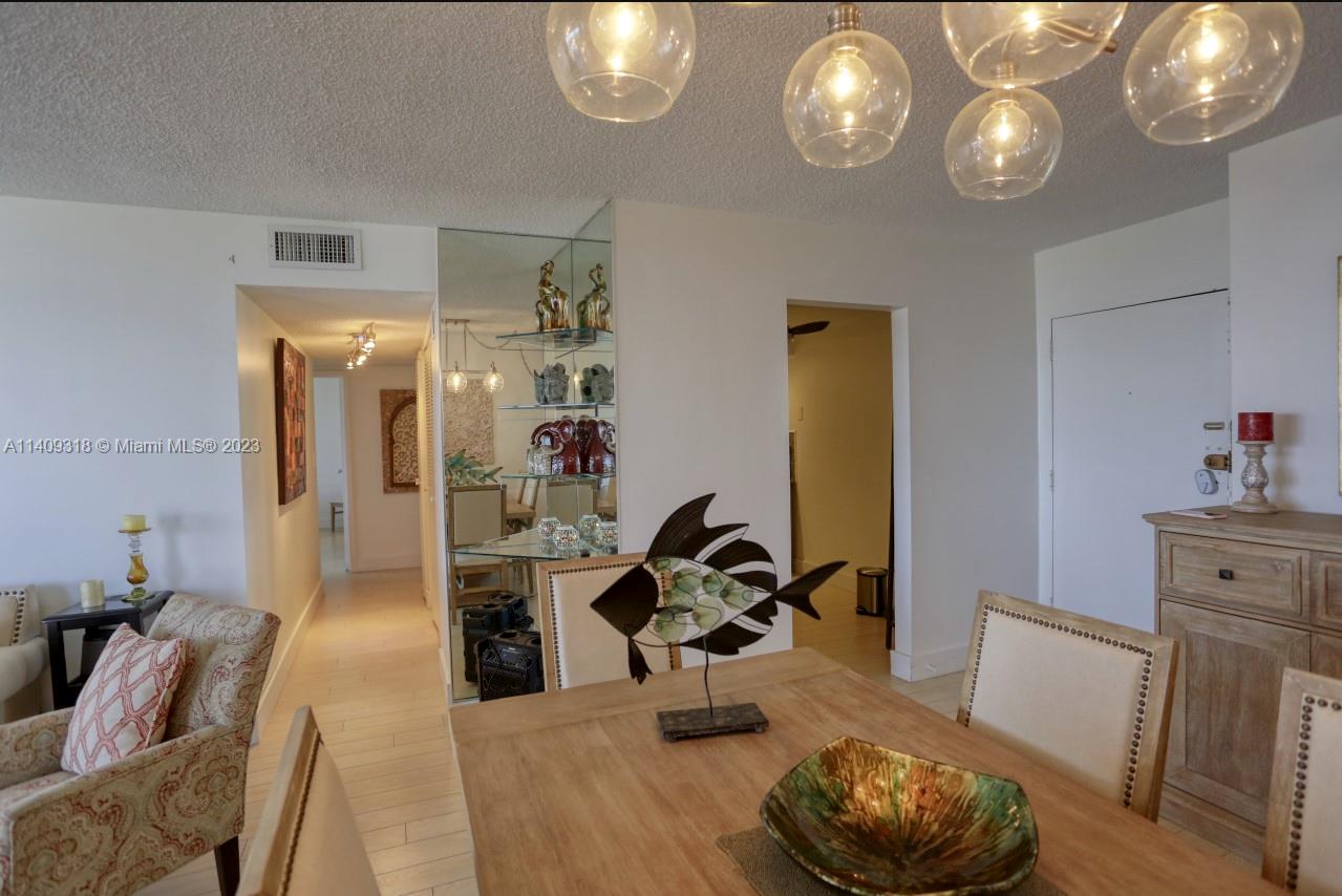 2500 NE 135th St # C701