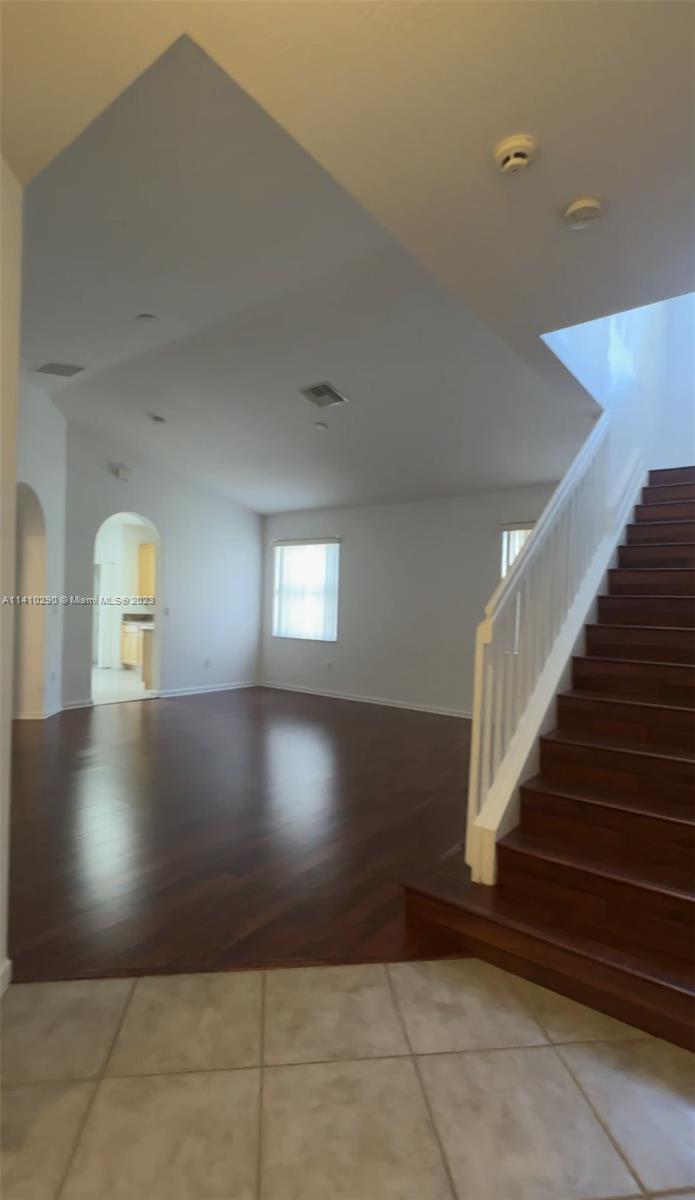 3755 NE 10th Ct # 3755