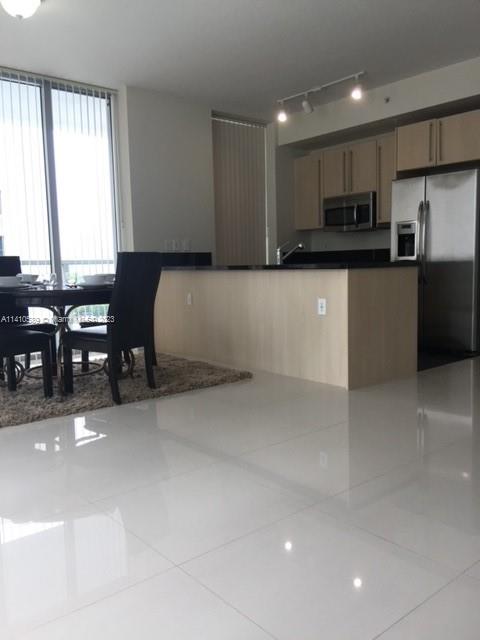 79 SW 12th St Unit: 1406-S