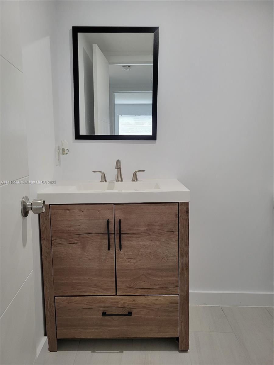 365 NE 125th St Unit: 307