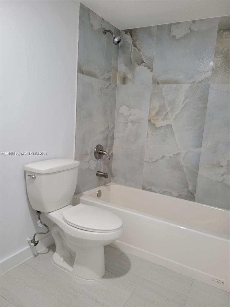 365 NE 125th St Unit: 307
