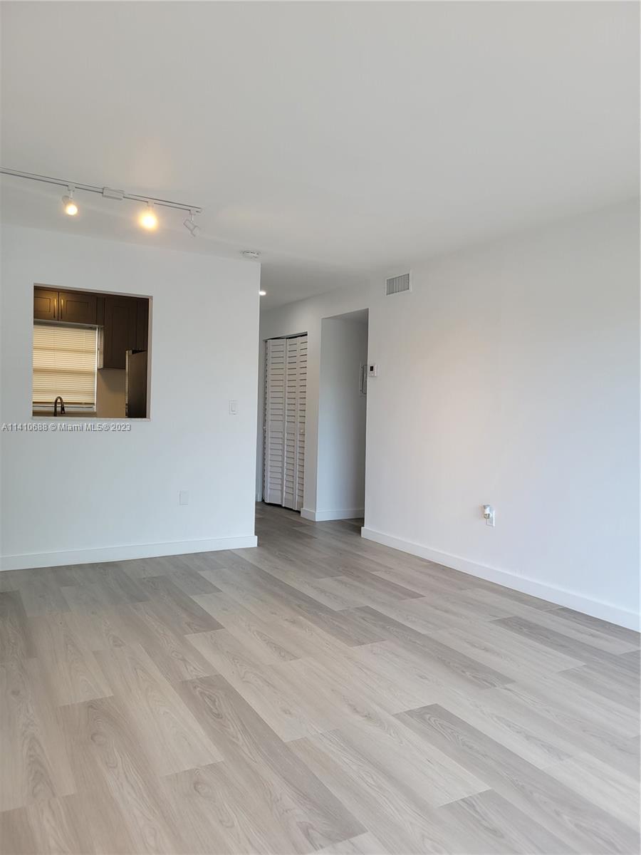 365 NE 125th St Unit: 307