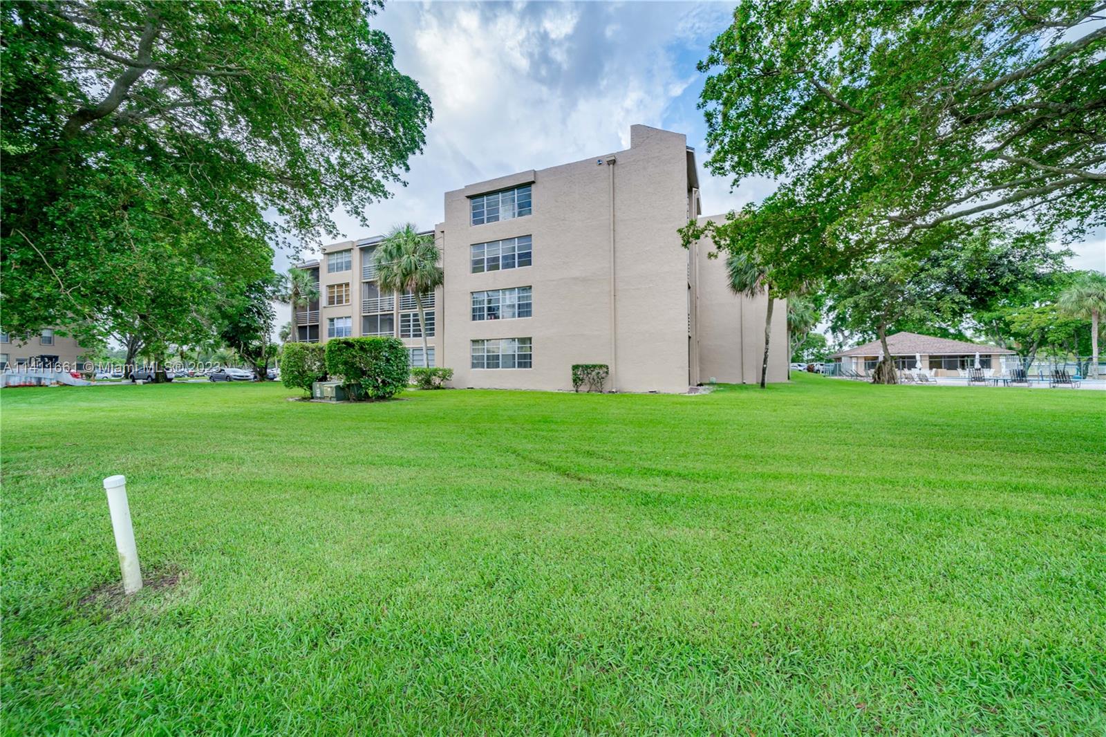 9430 Tangerine Pl # 301