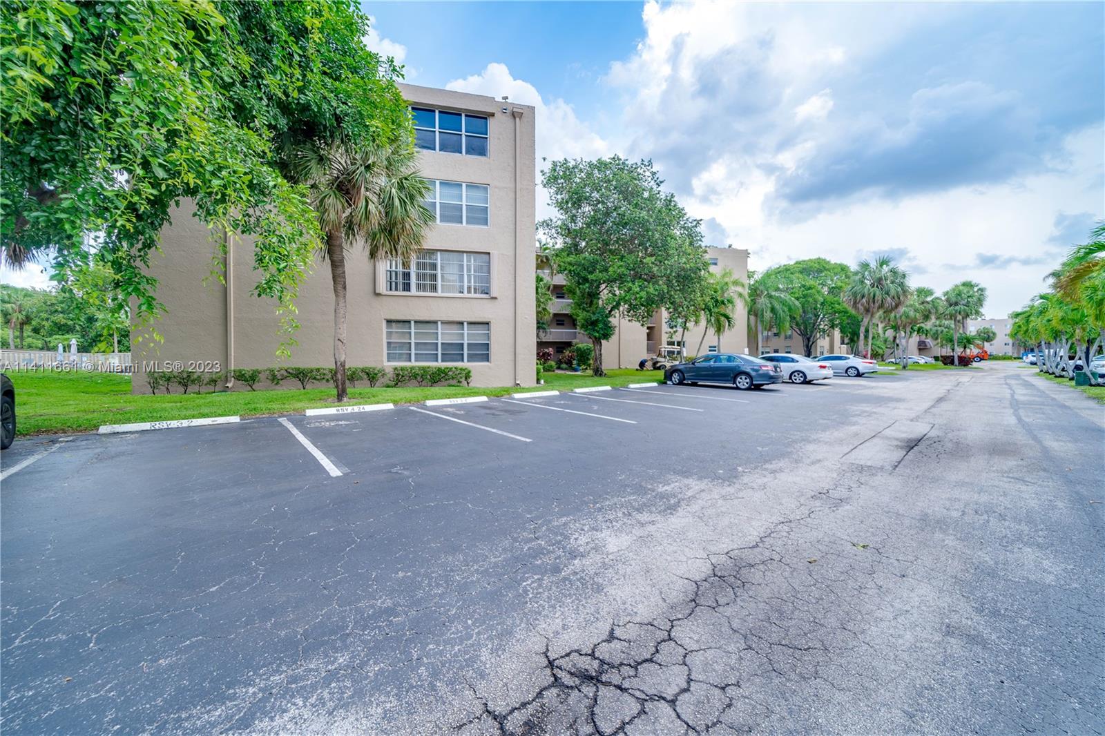 9430 Tangerine Pl # 301