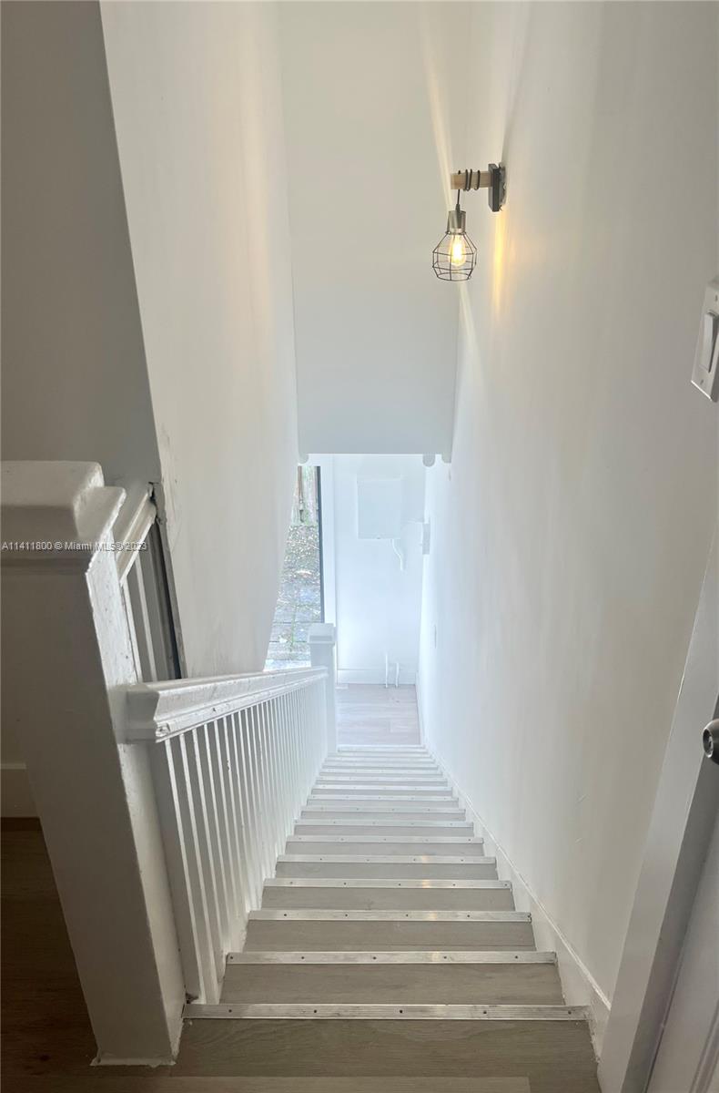 842 Himmarshee St Unit: 1