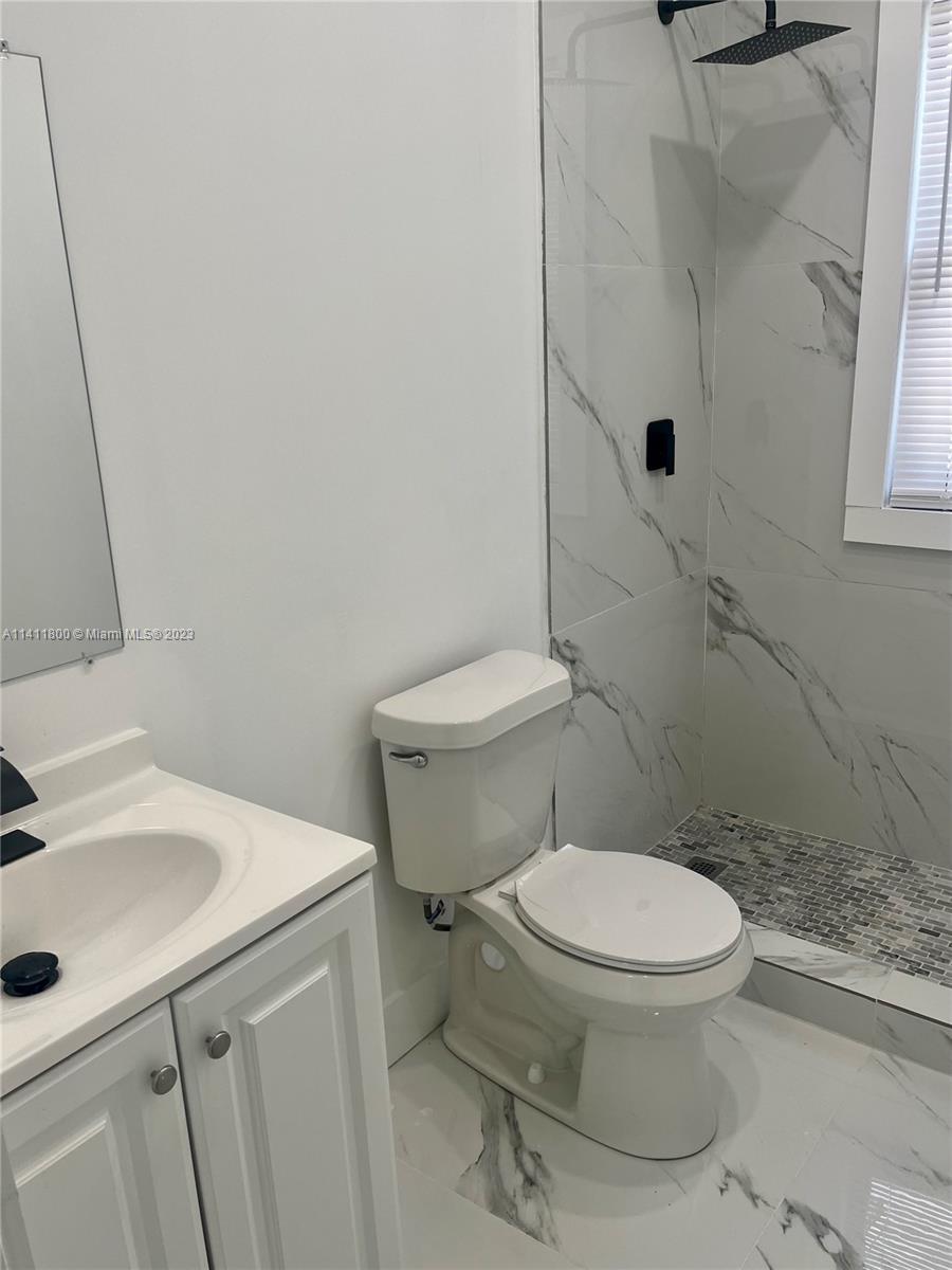 842 Himmarshee St Unit: 1