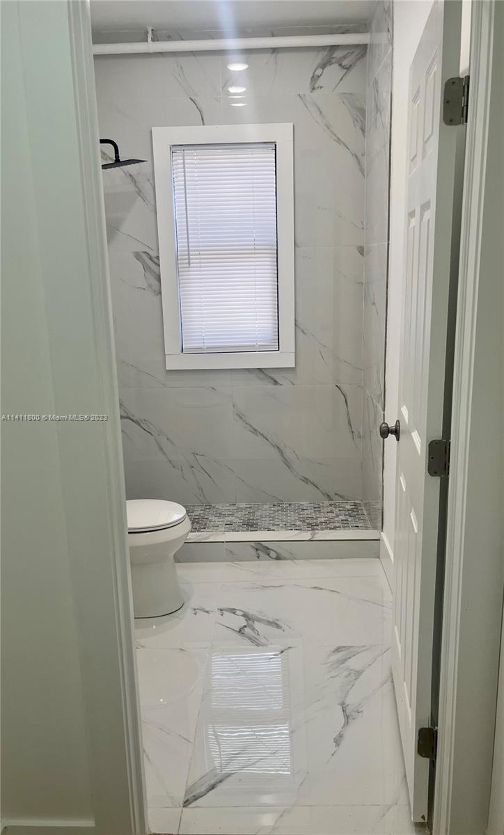 842 Himmarshee St Unit: 1