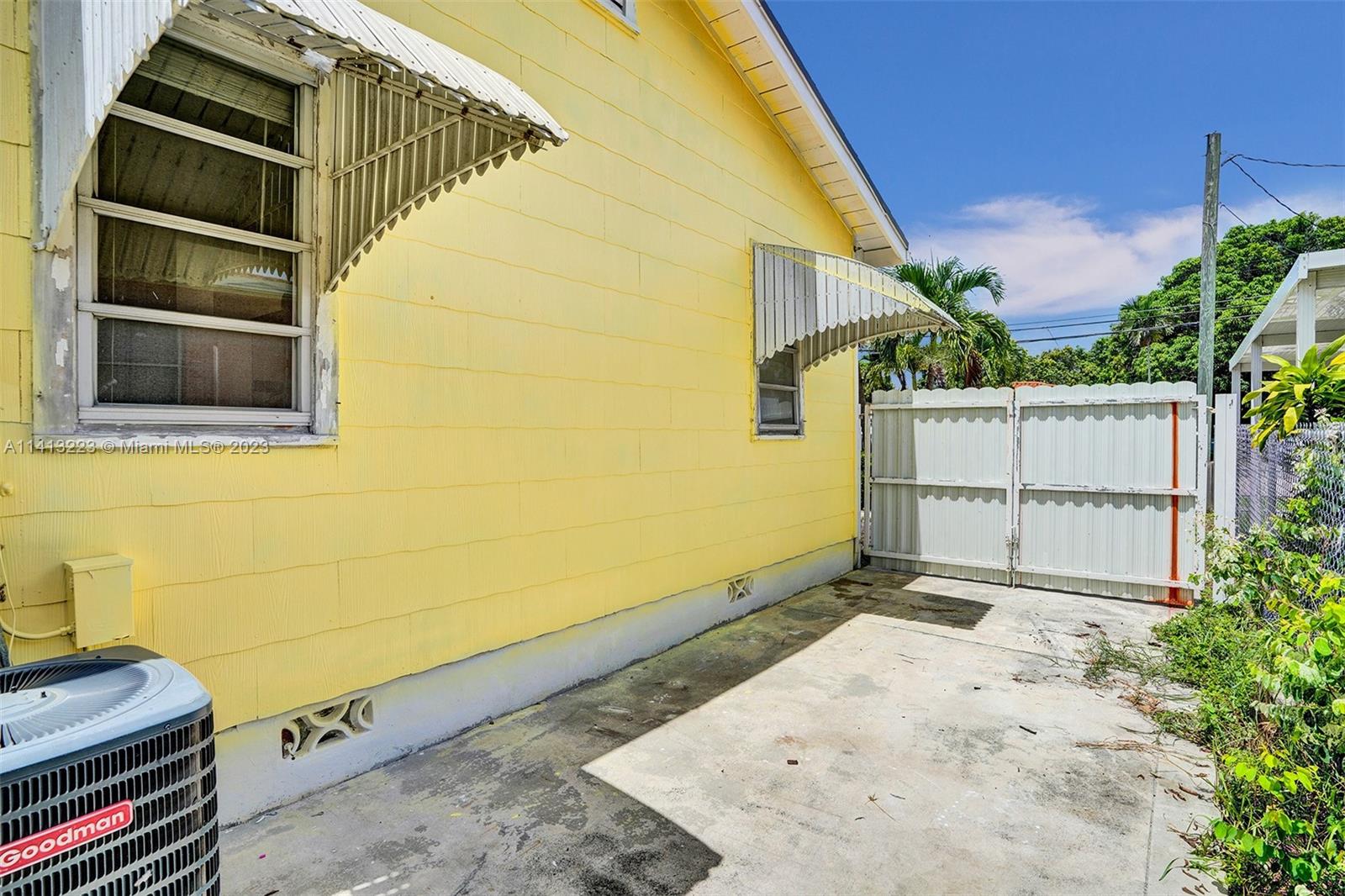 121 NW 34th Ave