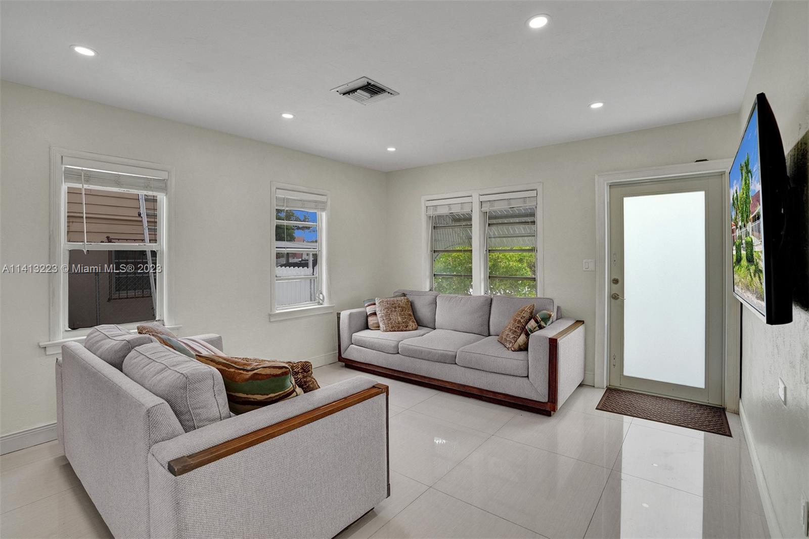 121 NW 34th Ave